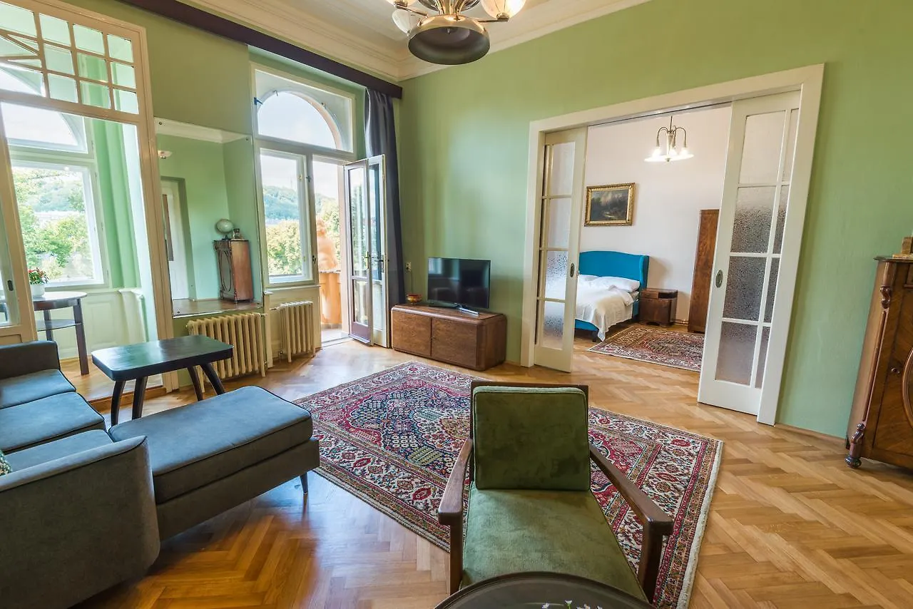 Riverside Apartment With A Balcony Praha 0*,