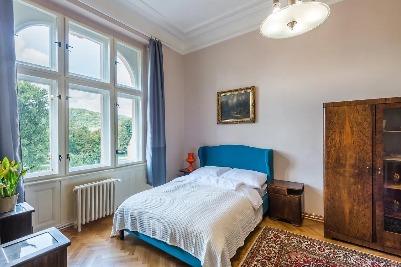 Riverside Apartment With A Balcony Praha